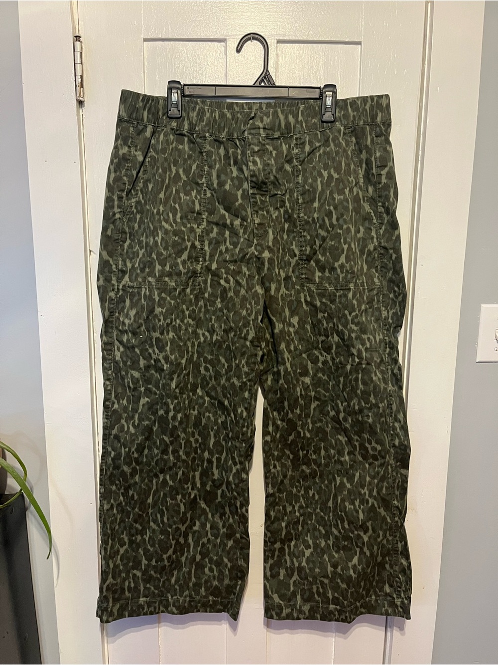 GAP Olive Leopard-Print Cargo Pants